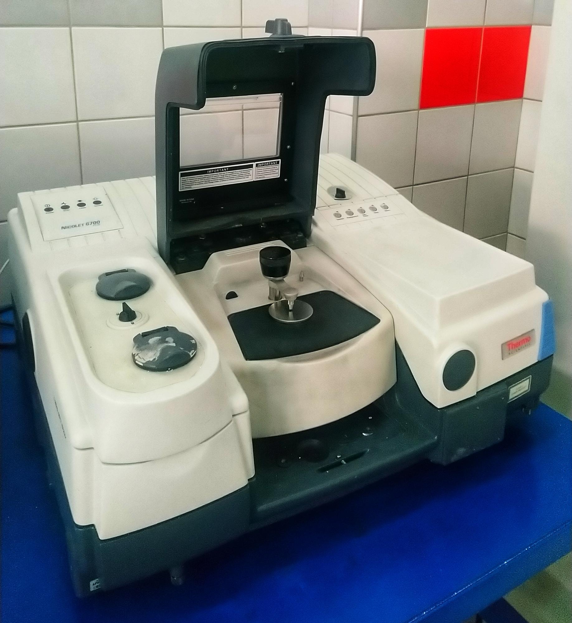 Thermo Scientific Nicolet 6700 IR+NIR Spectrophotometer